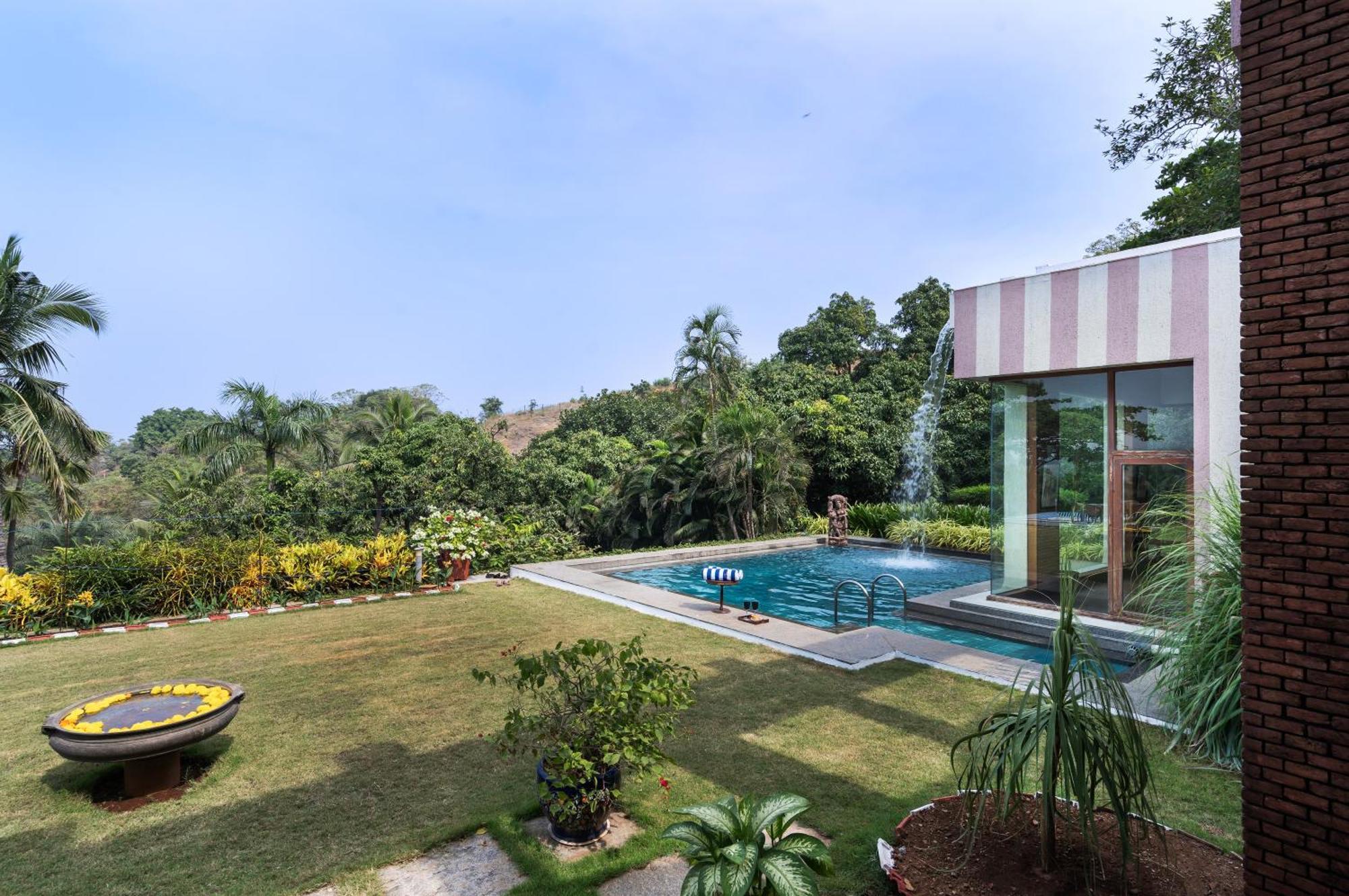 Saffronstays Pride Rock Mandve Exterior photo