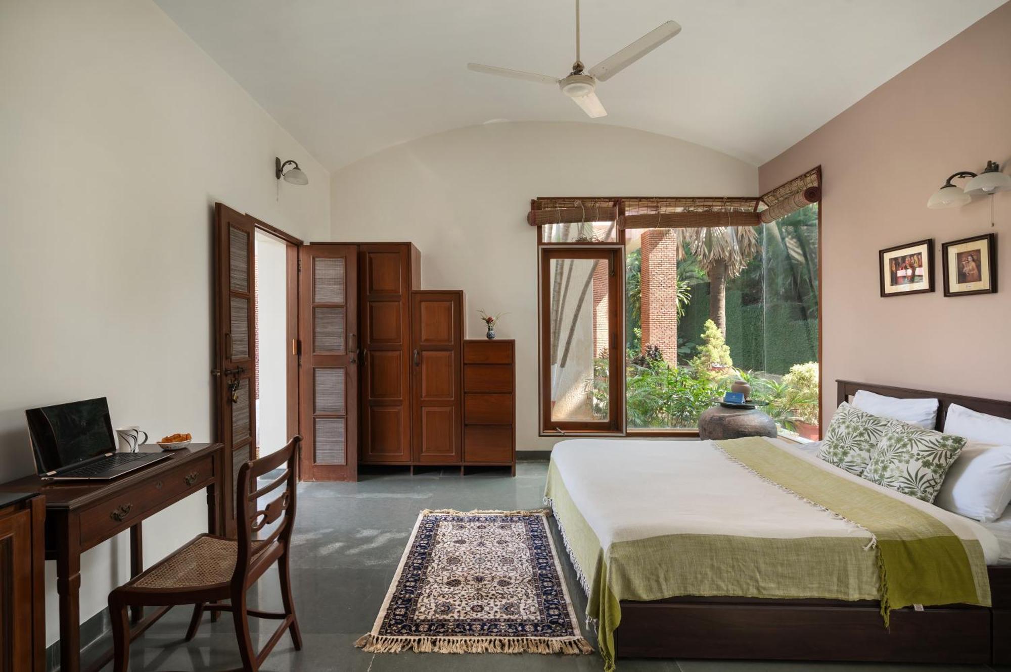 Saffronstays Pride Rock Mandve Exterior photo