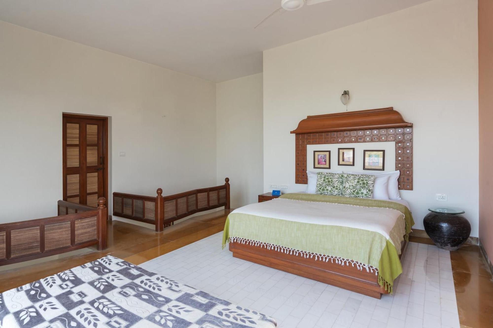 Saffronstays Pride Rock Mandve Exterior photo
