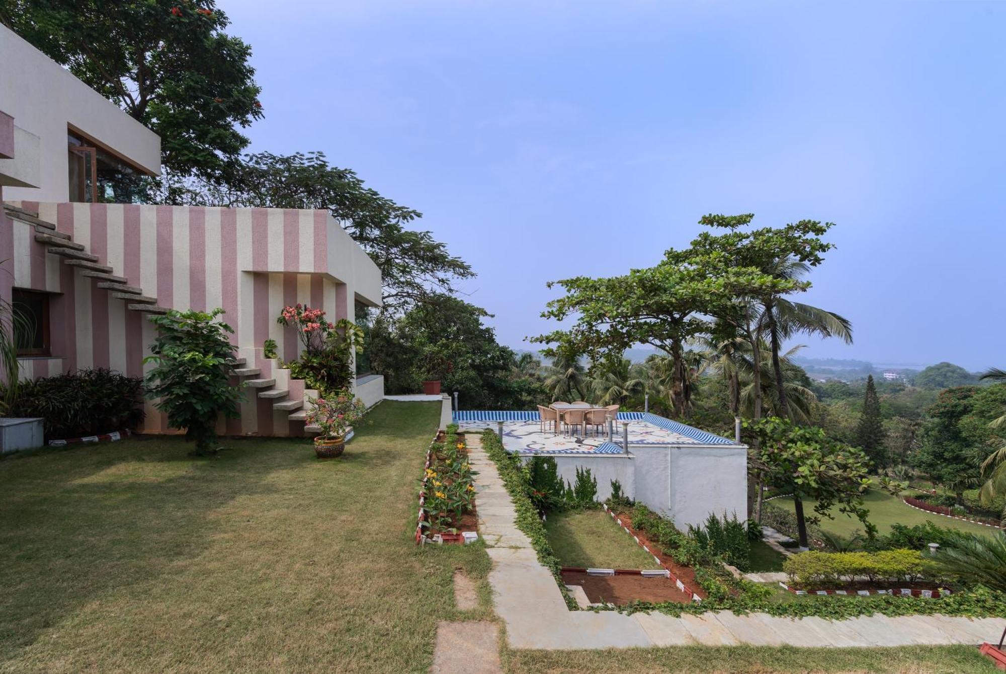Saffronstays Pride Rock Mandve Exterior photo