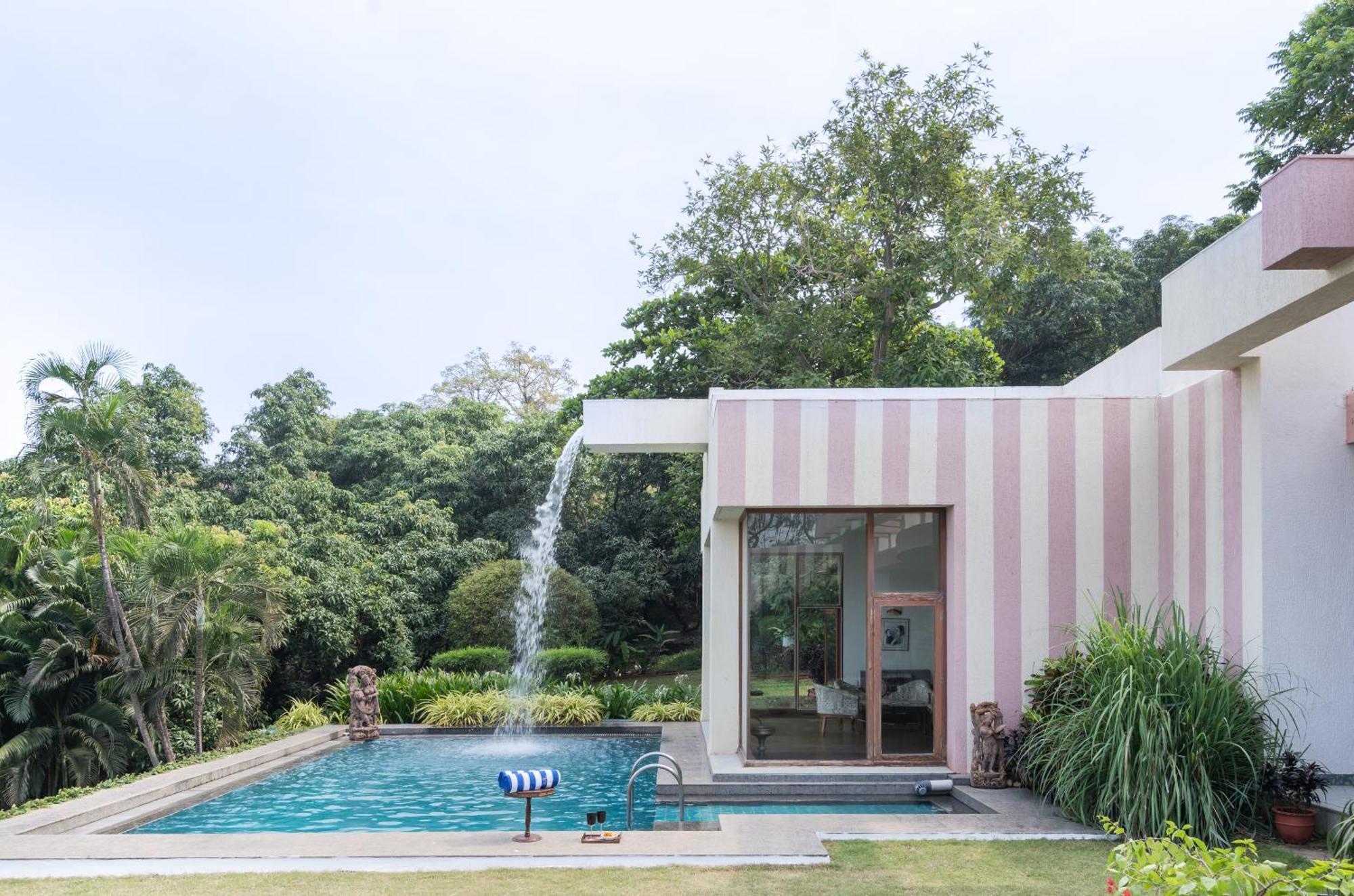 Saffronstays Pride Rock Mandve Exterior photo