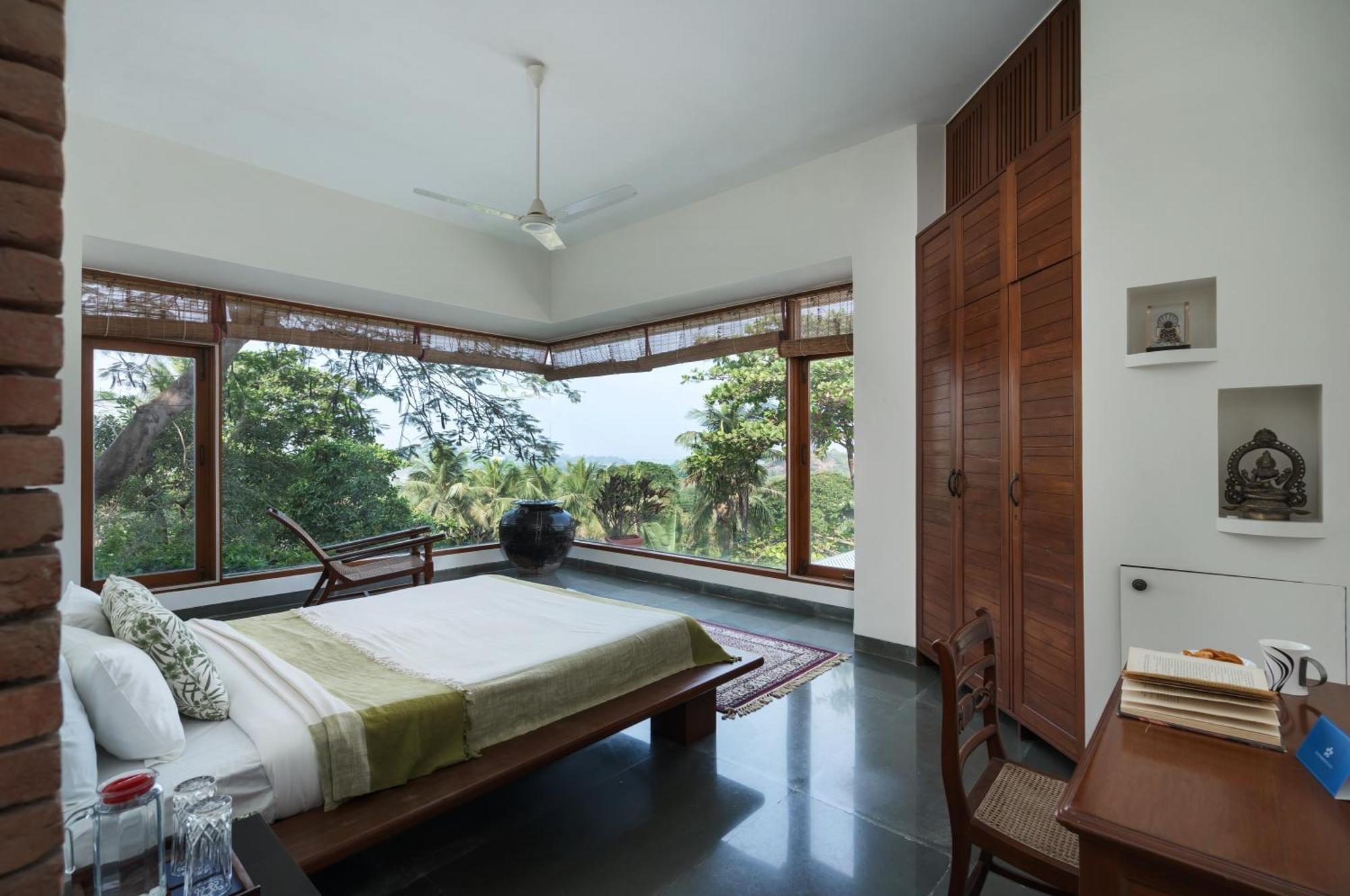 Saffronstays Pride Rock Mandve Exterior photo